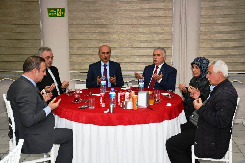 Şehit Aileleri, Gaziler ve Gazi Aileleri Depremzede ve Yetimler ile Sayın Valimizin İftar Yemeği